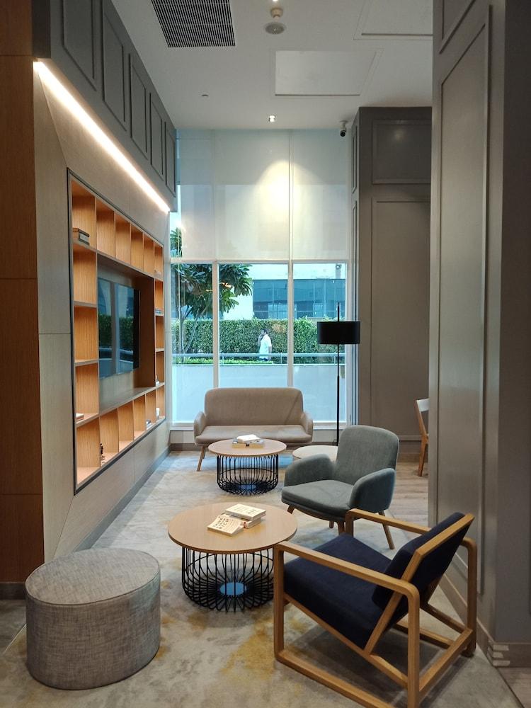 Holiday Inn Express Gurugram Sector 50 By Ihg Gurgaon Exterior photo