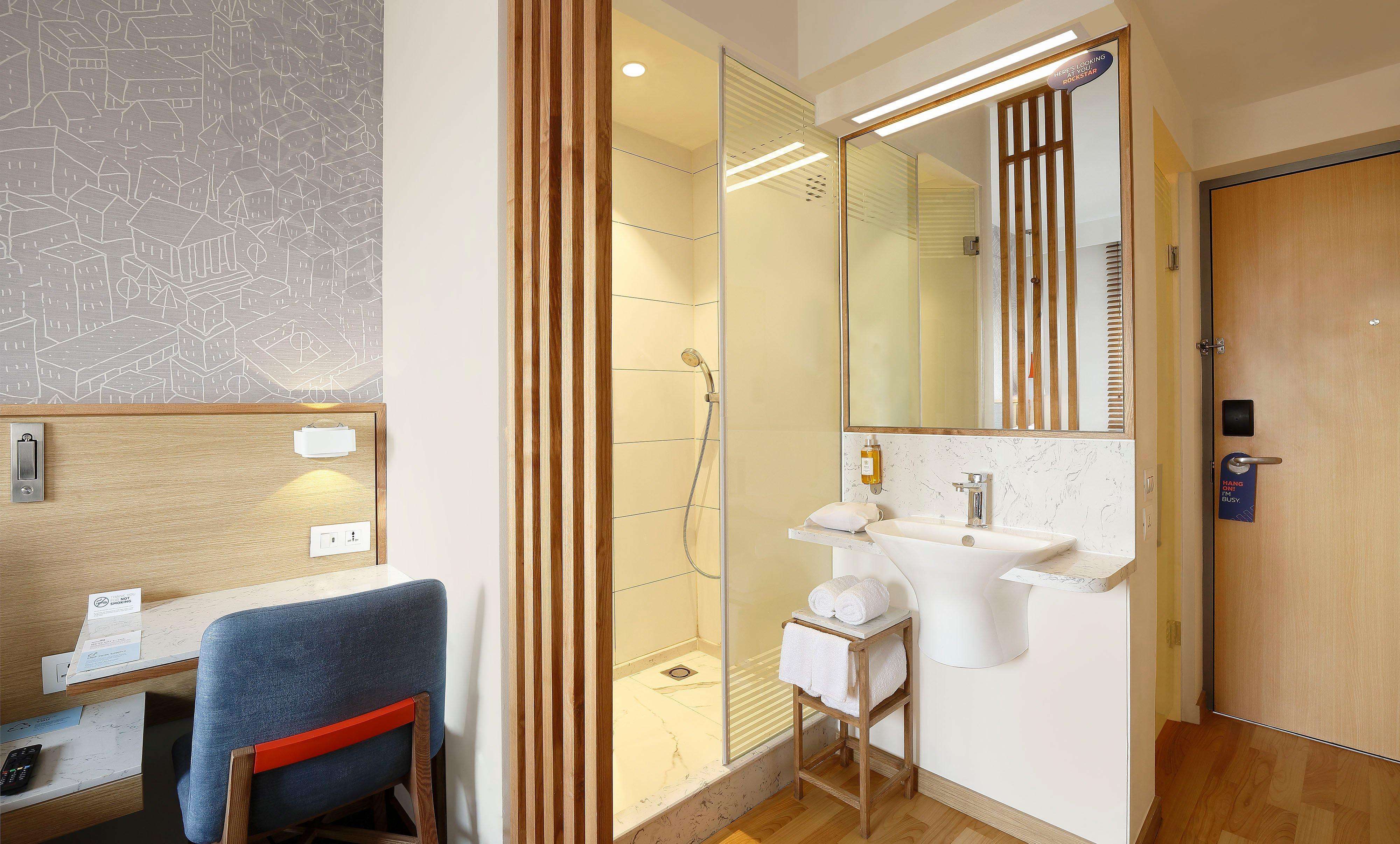 Holiday Inn Express Gurugram Sector 50 By Ihg Gurgaon Exterior photo