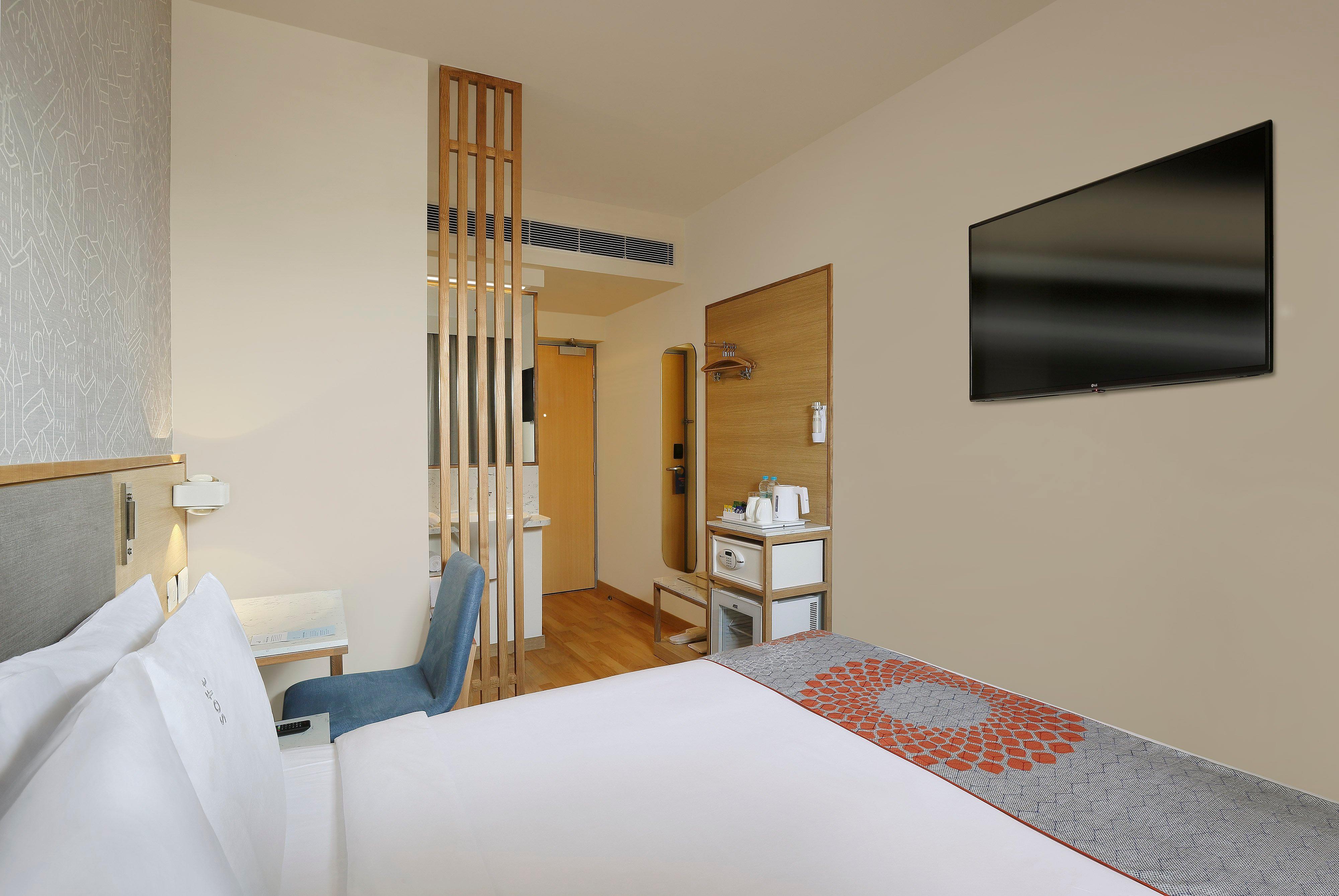 Holiday Inn Express Gurugram Sector 50 By Ihg Gurgaon Exterior photo