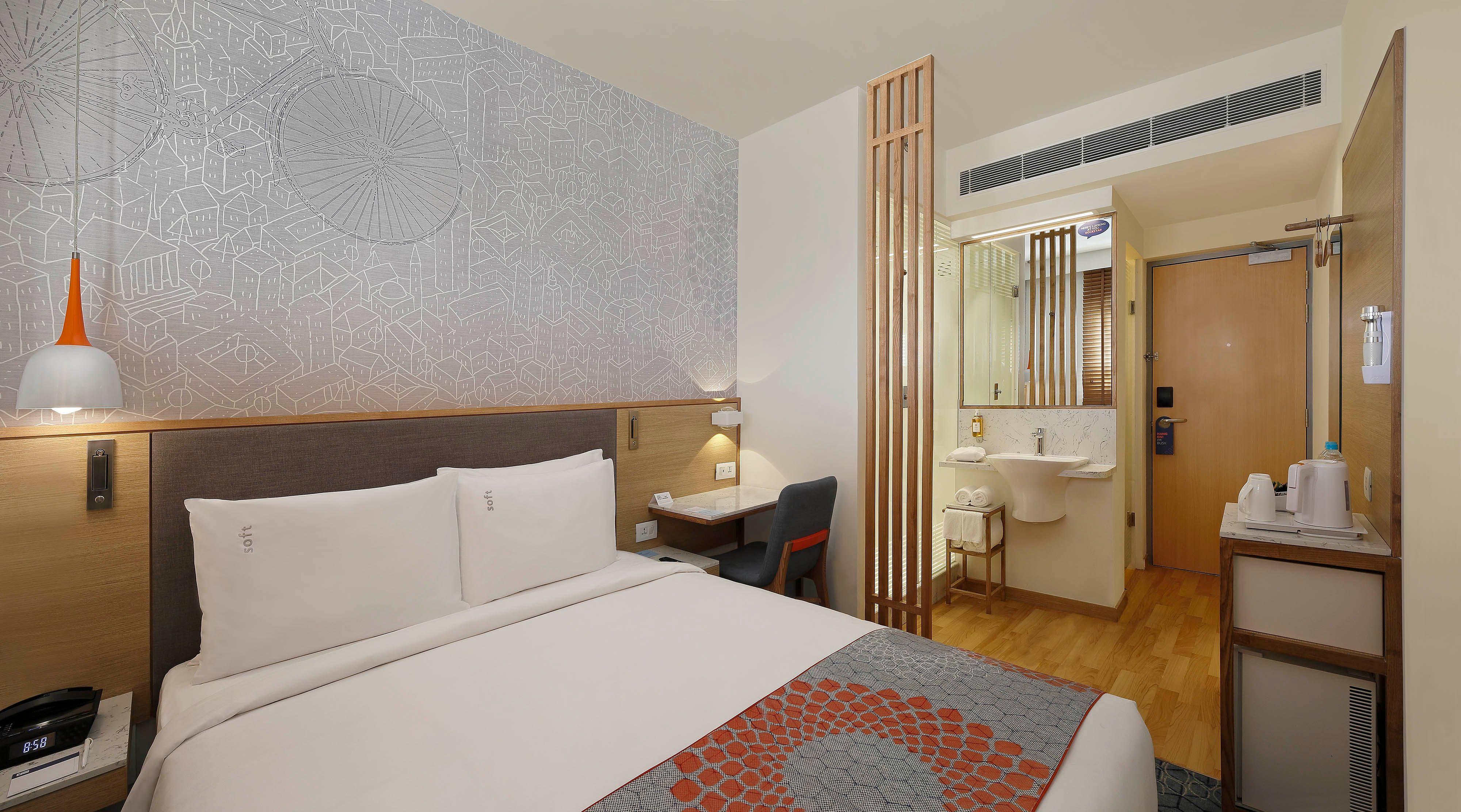 Holiday Inn Express Gurugram Sector 50 By Ihg Gurgaon Exterior photo