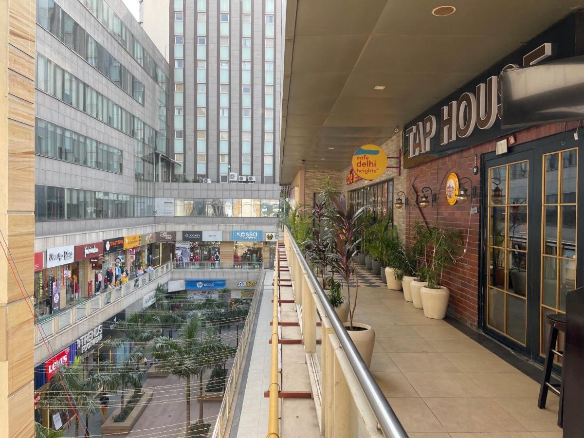 Holiday Inn Express Gurugram Sector 50 By Ihg Gurgaon Exterior photo